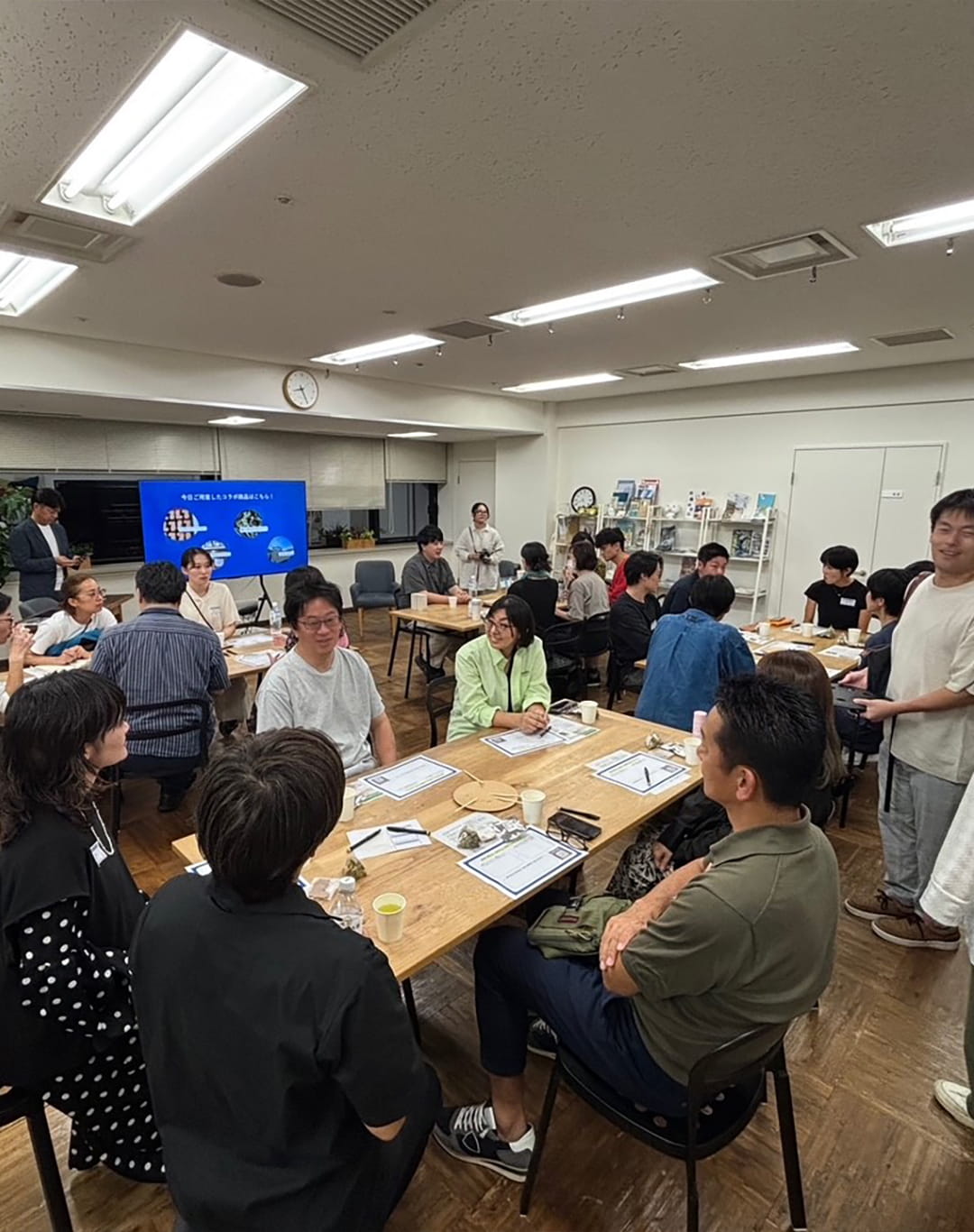 参加者同士で意見交換を行うワークショップの様子